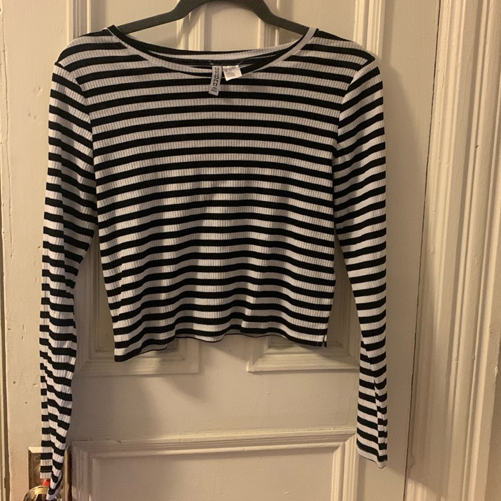 Casual short striped top